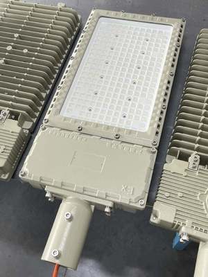 Взрывозащищенный светодиодный светильник для уличного освещения - Класс 1, Раздел 1, от 50 Вт до 250 Вт, для опасных зон