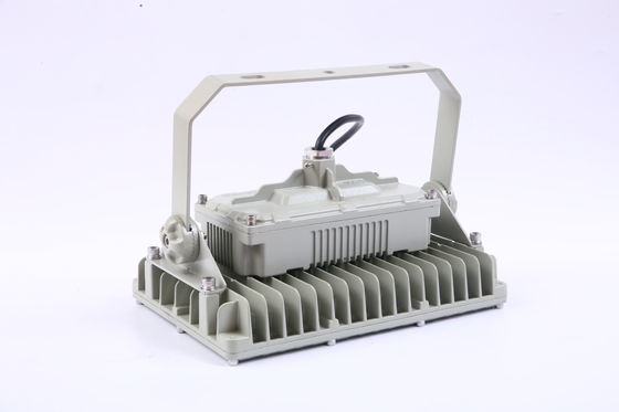 Взрывозащищенный светодиодный прожектор Zone1. Точное освещение и широкий угол луча с линзой