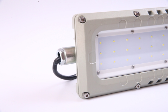 Хорошая производительность 50w Противовзрывное линейное освещение WF2 100lm/w Экс-противовзрывное флуоресцентное освещение с светодиодными чипами