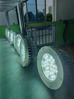 Ex Proof High Bay Light 180lm/w ATEX Коррозионностойкий IP66 Сниженный наружный потолочный свет 50W-250W