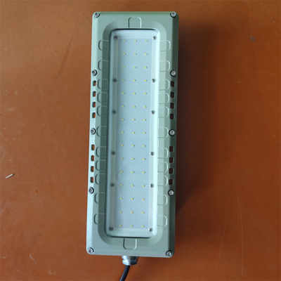 Линейный светодиодный экстренный свет ATEX IEC RoHS IP66 WF2 морского класса Алюминий 100lm/w 295v 80watt для зоны 1,2,21,22