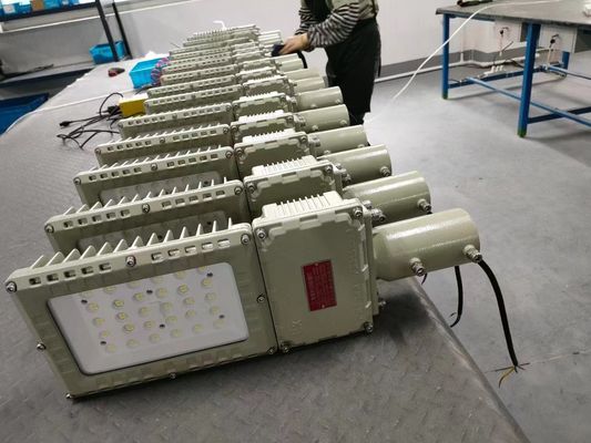 Промышленные взрывозащищенные светодиодные светильники High Bay с линзой, сертифицированные по стандарту EX
