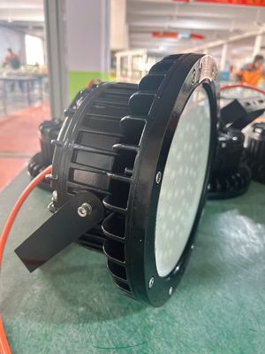 Самые продаваемые светодиодные светильники 100w 200w Высокое освещение с заводской ценой 120lm / w Противовзрывные лампы Производители