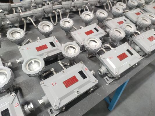 180-минутный взрывозащищенный аварийный светильник с двумя прожекторами для опасных зон 1/21 с сертификацией ATEX