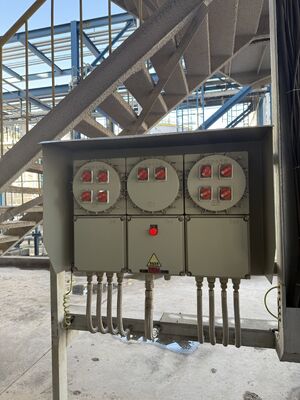 Устойчивость к коррозии IP 65 380V Электрические огнеупорные панели управления